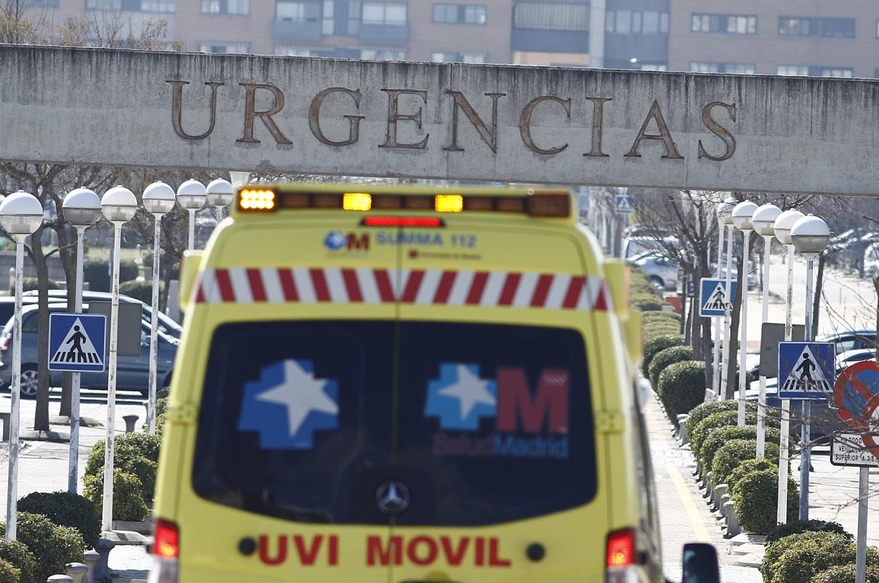 Cartel de Urgencias y ambulancias. Europa Press