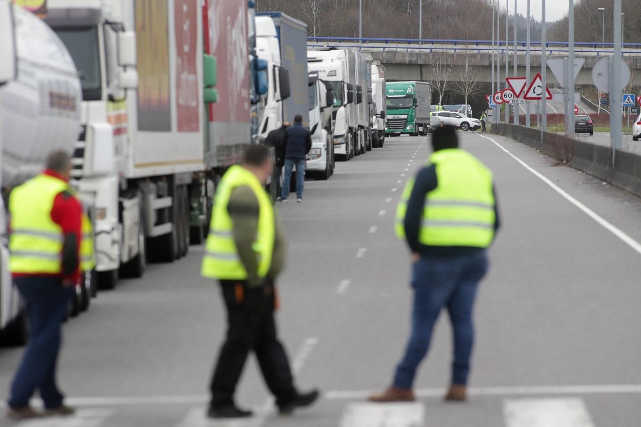 Dos piquetes en el paro de transportistas. Europa Press