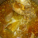 Lentejas con gallina y boquerones rebozados con pimientos