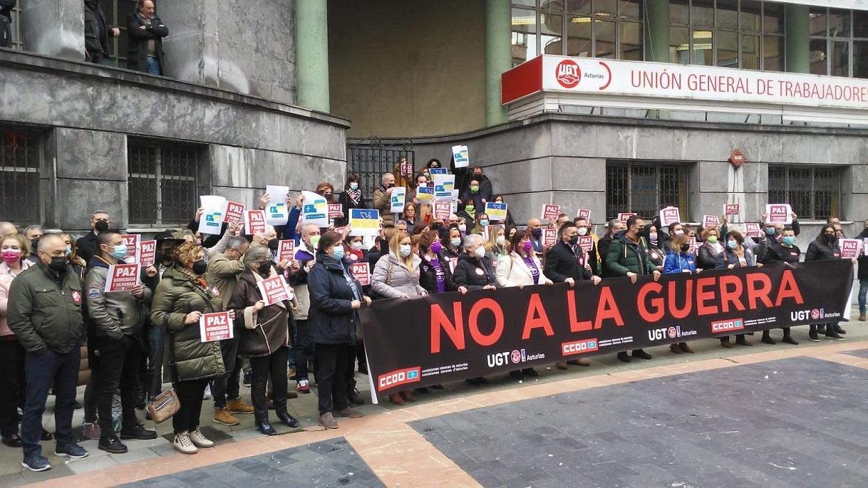 Sindicatos CCOO y UGT por el "no a la guerra". Europa Press