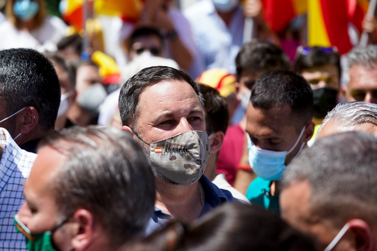 El líder de Vox, Santiago Abascal, durante la concentración en Colón (Madrid) contra los indultos a los presos del ‘procés’. Fuente: Europa Press.