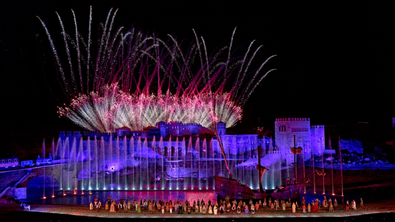 Imagen del espectáculo nocturno 'El sueño de Toledo', en Puy du Fou España