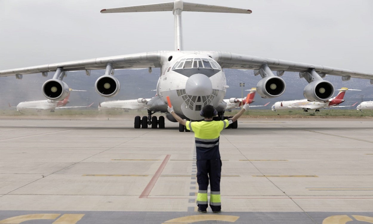 Una avión con 133 pasajeros se estrella en China