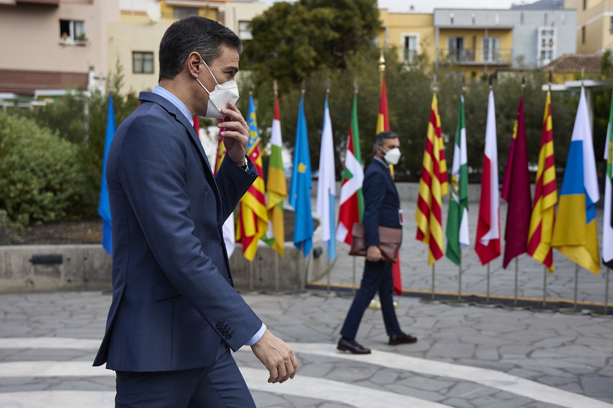 El presidente del Gobierno, Pedro Sánchez, durante la conferencia de presidentes autonómicos en La Palma. EP