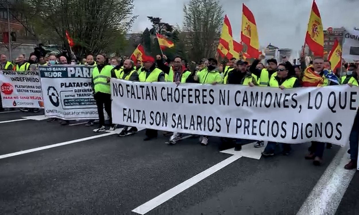 Insultos a Pedro Sánchez en las protestas de los transportistas en Madrid. ElPlural.com