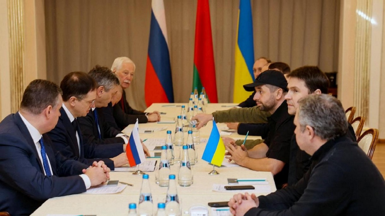 Los negociadores entre Ucrania y Rusia el día en el que se produjo el envenenamiento. EP.