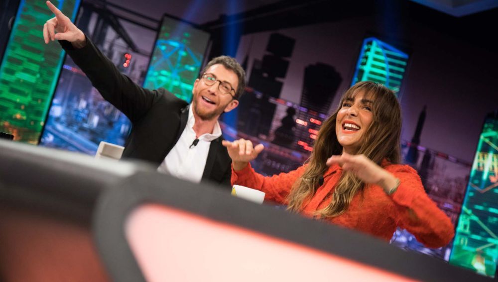 Pablo Motos y Candela Peña en El Hormiguero.