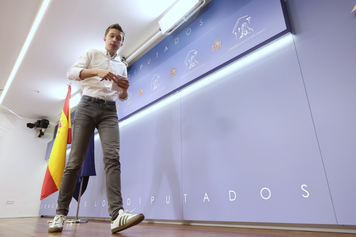 El líder de Más País, Íñigo Errejón, a su llegada a una rueda de prensa previa a una reunión de la Junta de Portavoces, en el Congreso de los Diputados