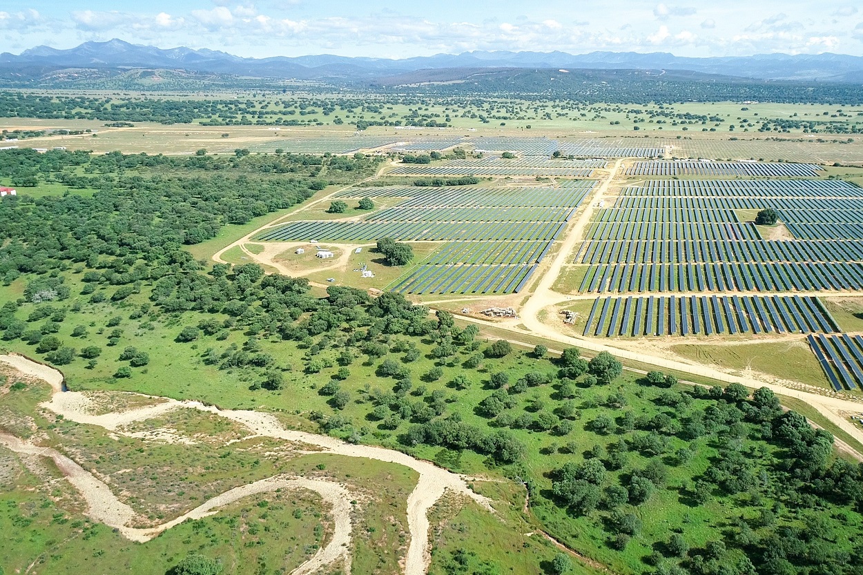 Planta fotovoltaica Valdesolar, en Badajoz, de Repsol. Europa Press