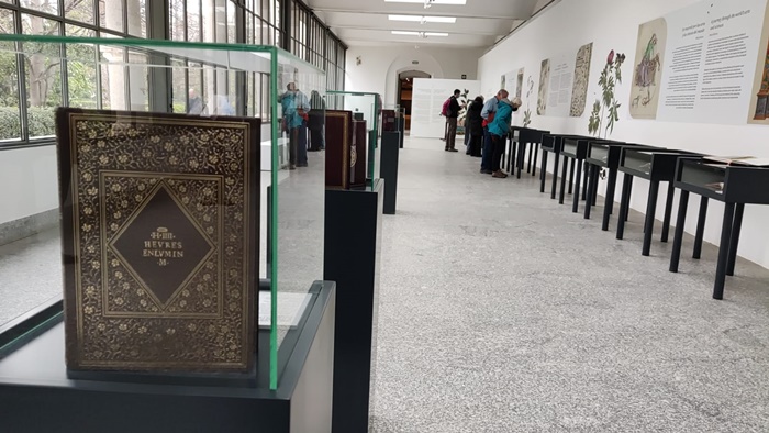 La exposición que estos días organiza el Real Jardín Botánico esconde un secreto entre las páginas de los maravillosos facsímiles que realiza la empresa Moleiro