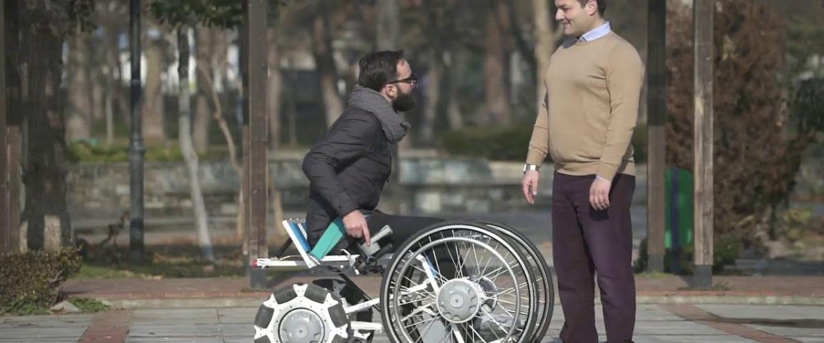 Laddroller La silla de ruedas Laddroller permite ponerse la altura de la persona ...