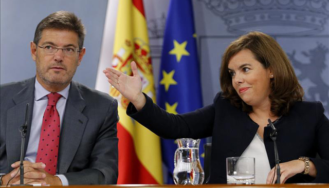 Exigen al ministro Catalá que cese sus “interferencias partidistas” con la judicatura