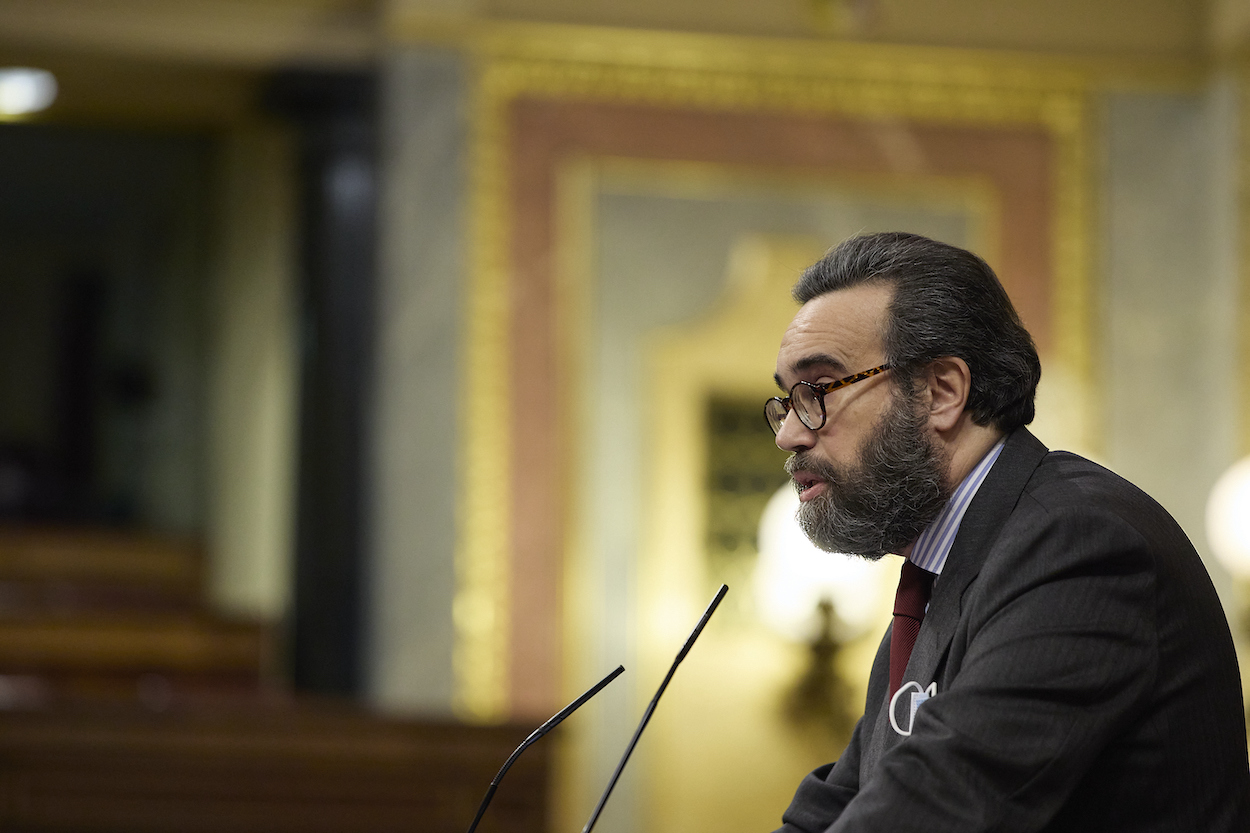 El diputado de Vox, José María Sánchez, interviene en un pleno en el Congreso de los Diputados