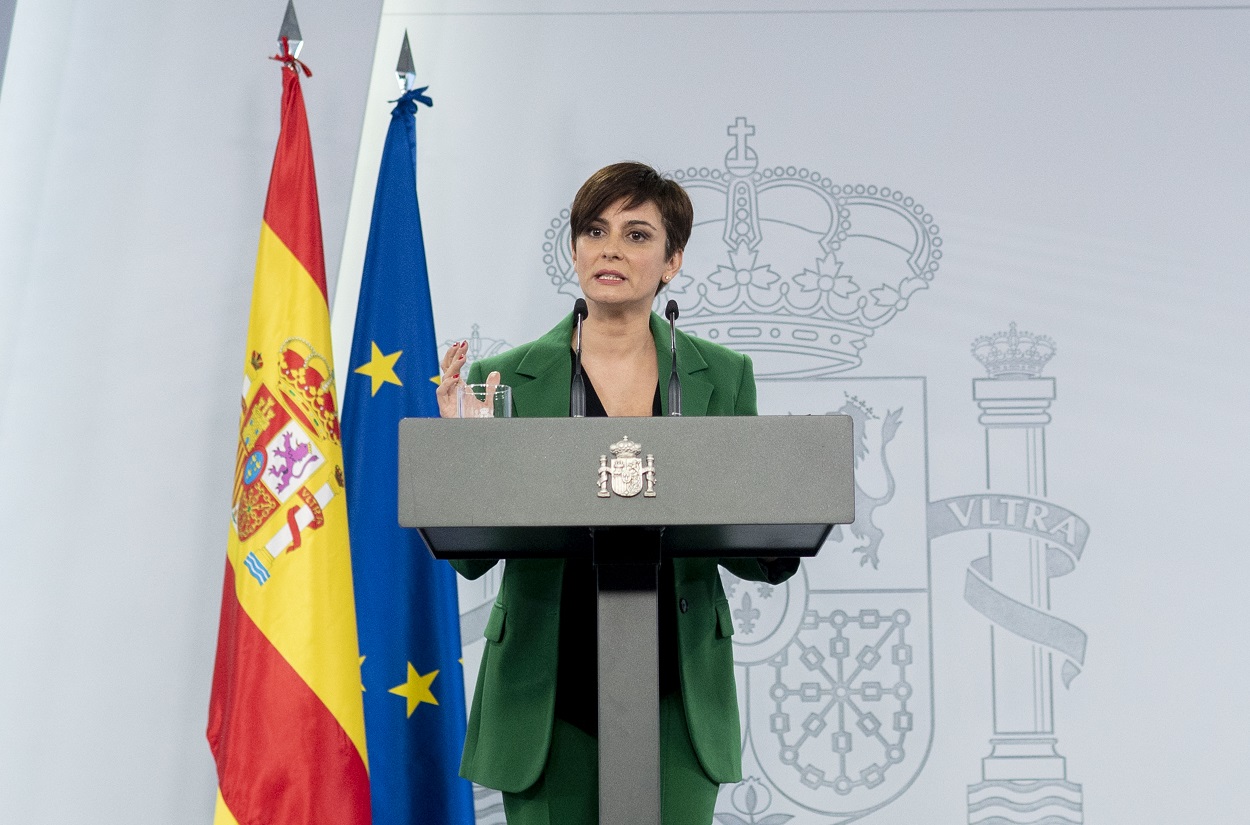 Isabel Rodríguez comparece tras la reunión con Feijóo. EP