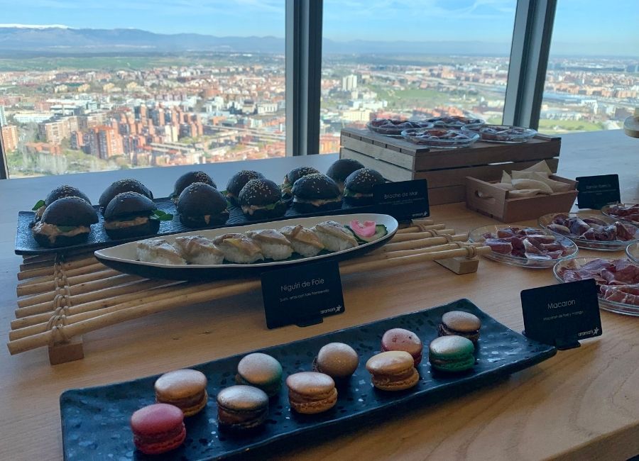 Aramark ha presentado la oferta gastronómica para el Mutua Madrid Open en Élkar, el restaurante que  la compañía ha puesto en marcha en la planta 33 de la Torre Emperador de Madrid