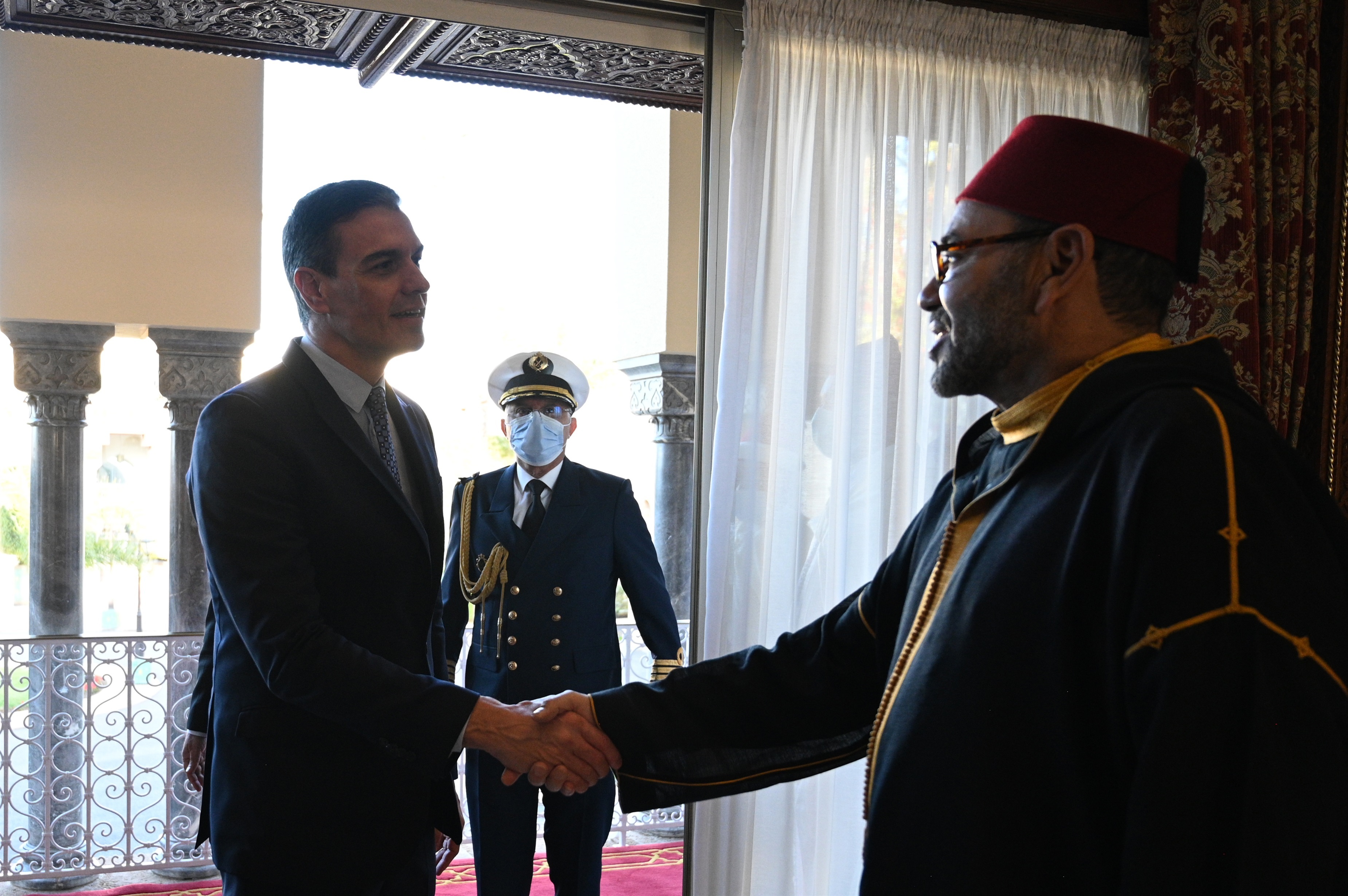 El presidente del Gobierno, Pedro Sánchez, durante su reunión con el Rey Mohamed VI en Rabat. Borja Puig de la Bellacasa.