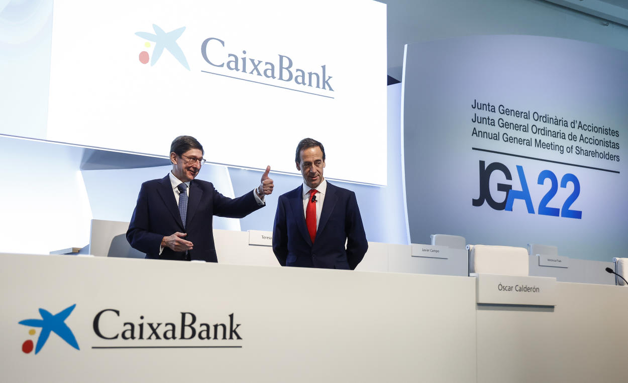 El presidente de CaixaBank, Jose Ignacio Goirigolzarri, y el consejero delegado, Gonzalo Gortázar, en la Junta General de Accionistas de 2022. Europa Press