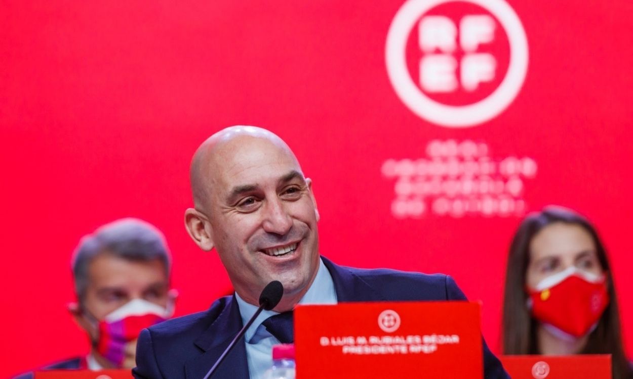 El presidente de la RFEF, Luis Rubiales, durante la Asamblea General del 20 de diciembre de 2021. Europa Press.