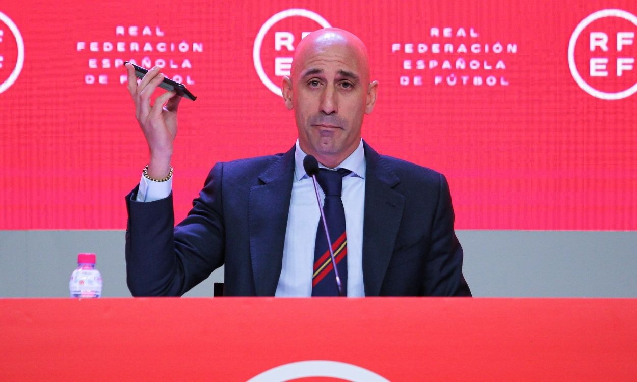 El presidente de la RFEF, Luis Rubiales, comparece tras la filtración del pelotazo de Arabia Saudí. Europa Press.