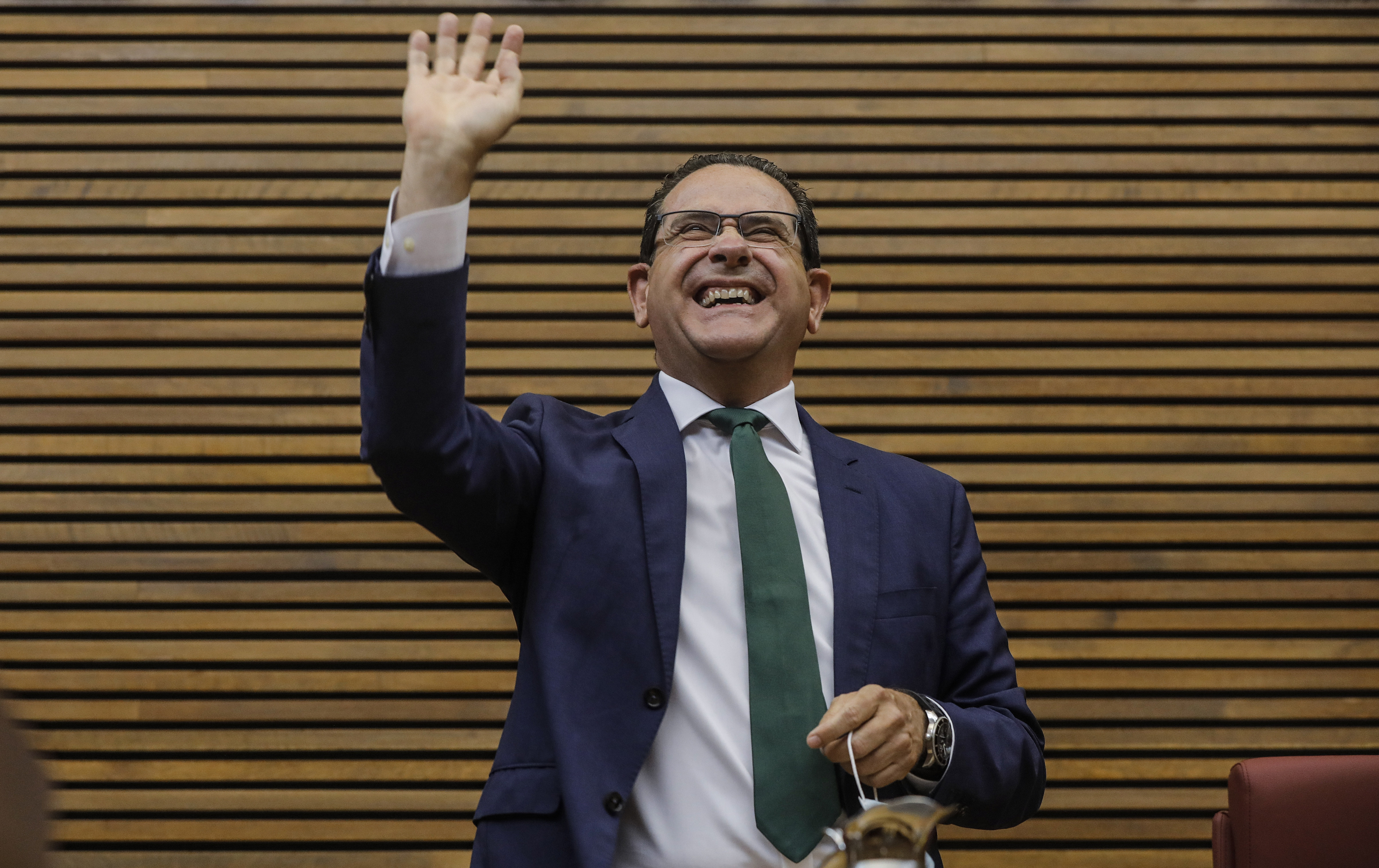 El diputado del PP, Jorge Bellver, a su llegada a la sesión de control al Consell de la Generalitat Valenciana en las Corts, en Valencia. EP