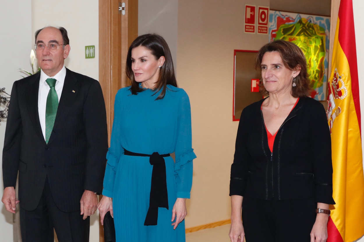 El presidente de Iberdrola, Ignacio Sánchez Galán, la Reina Letizia y la ministra para la Transición Ecológica, Teresa Ribera, en un acto anterior. Europa Press