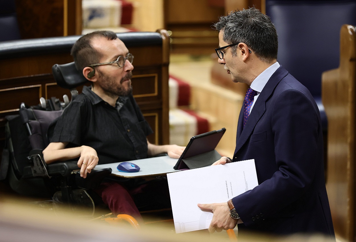 El portavoz de Unidas Podemos, Pablo Echenique y el ministro de la Presidencia, Félix Bolaños