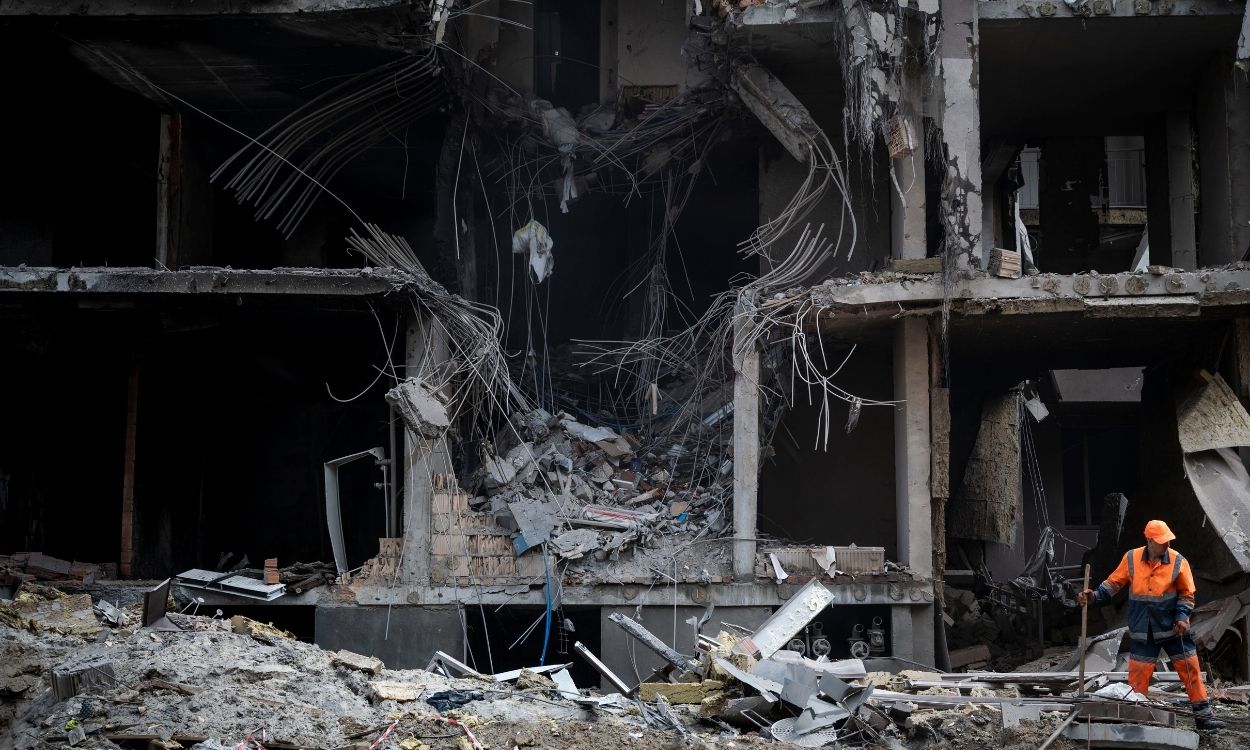 Un edificio destruido por un ataque ruso en Ucrania, en una foto de archivo. EP