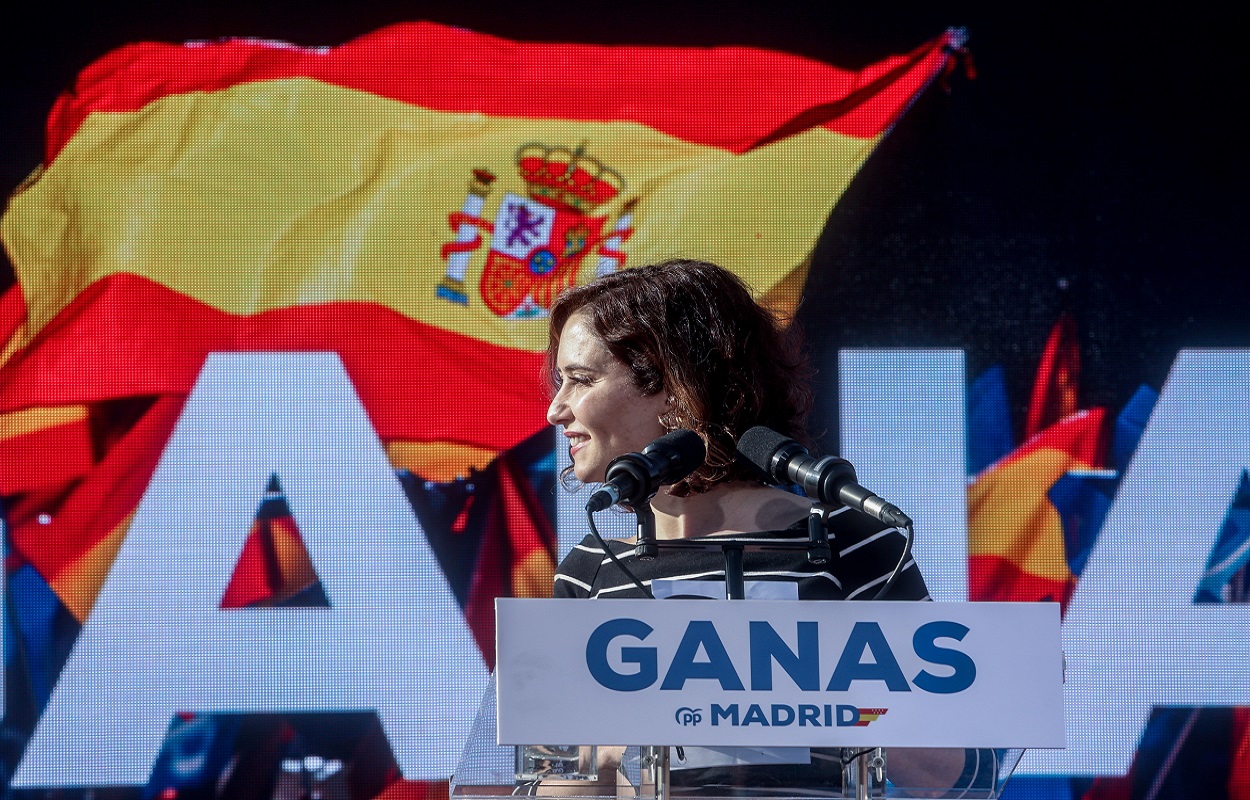 La presidenta de la Comunidad de Madrid, Isabel Díaz Ayuso, conmemora en Fuenlabrada el aniversario del 4M