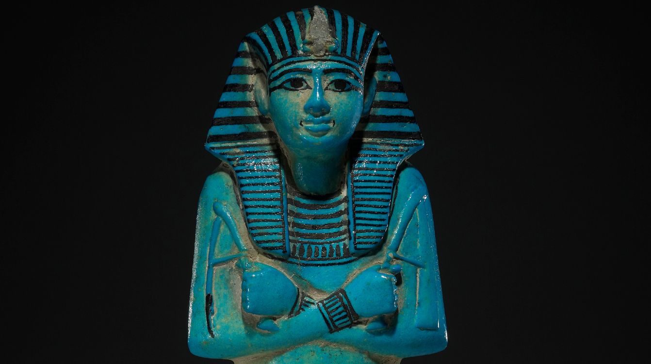 Ushebti del faraón Seti I Fayenza azul c. 1294 1279 a. C. Tumba de Seti I, Valle de los Reyes, Tebas, Egipto © Trustees of the British Museum.