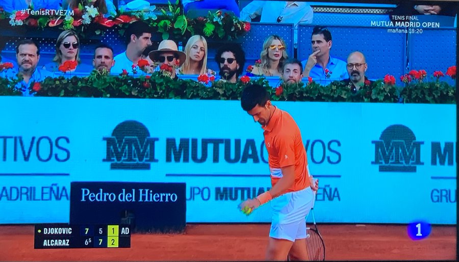 La viral imagen Pablo Motos viendo el partido. Twitter