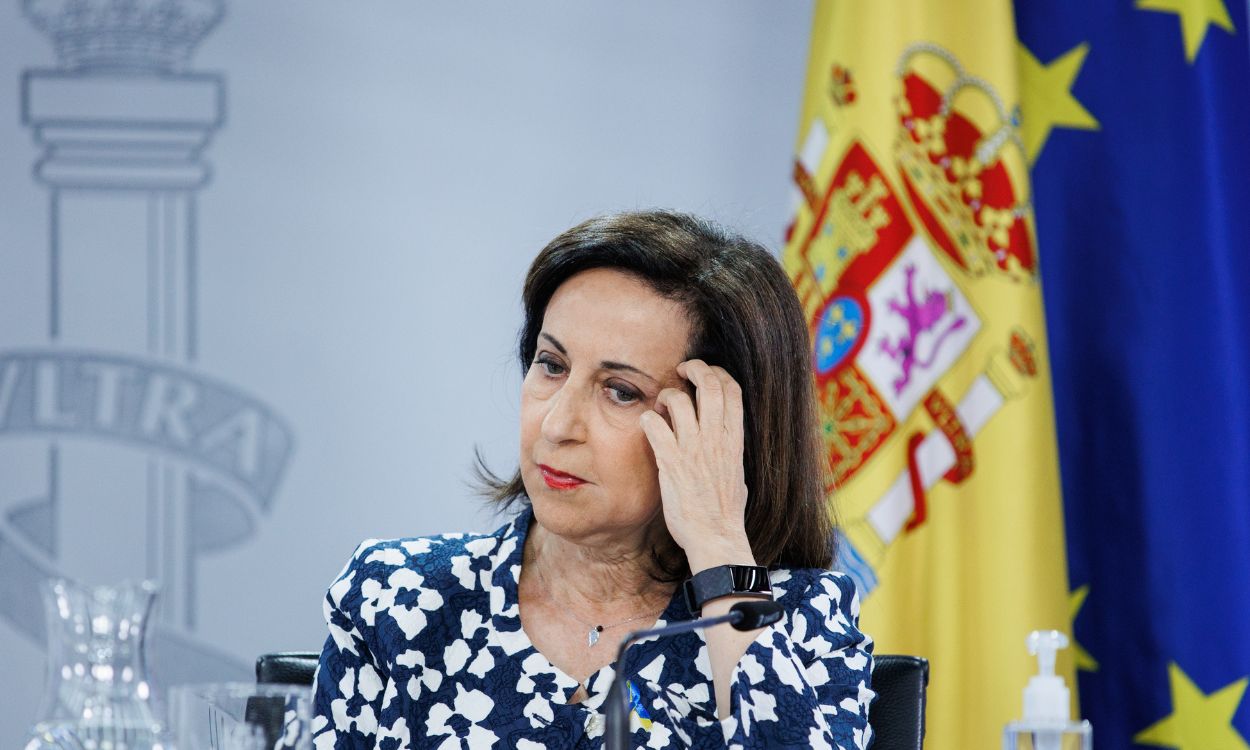 La ministra de Defensa, Margarita Robles, en rueda de prensa tras la destitución de Paz Esteban como directora del CNI. Europa Press.