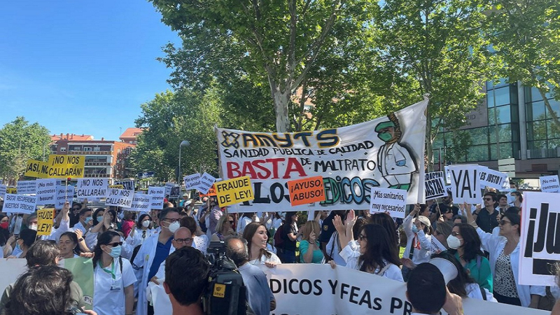 Sanitarios en huelga. ElPlural Sanitarios en huelga. ElPlural