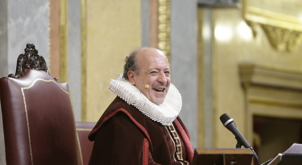 El actor Manuel Tallafé recreando en el Congreso a Miguel de Cervantes