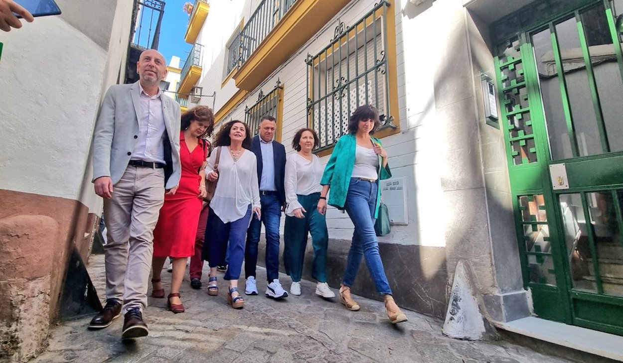 Candidatos y dirigentes de Por Andalucía, esta mañana en Sevilla.