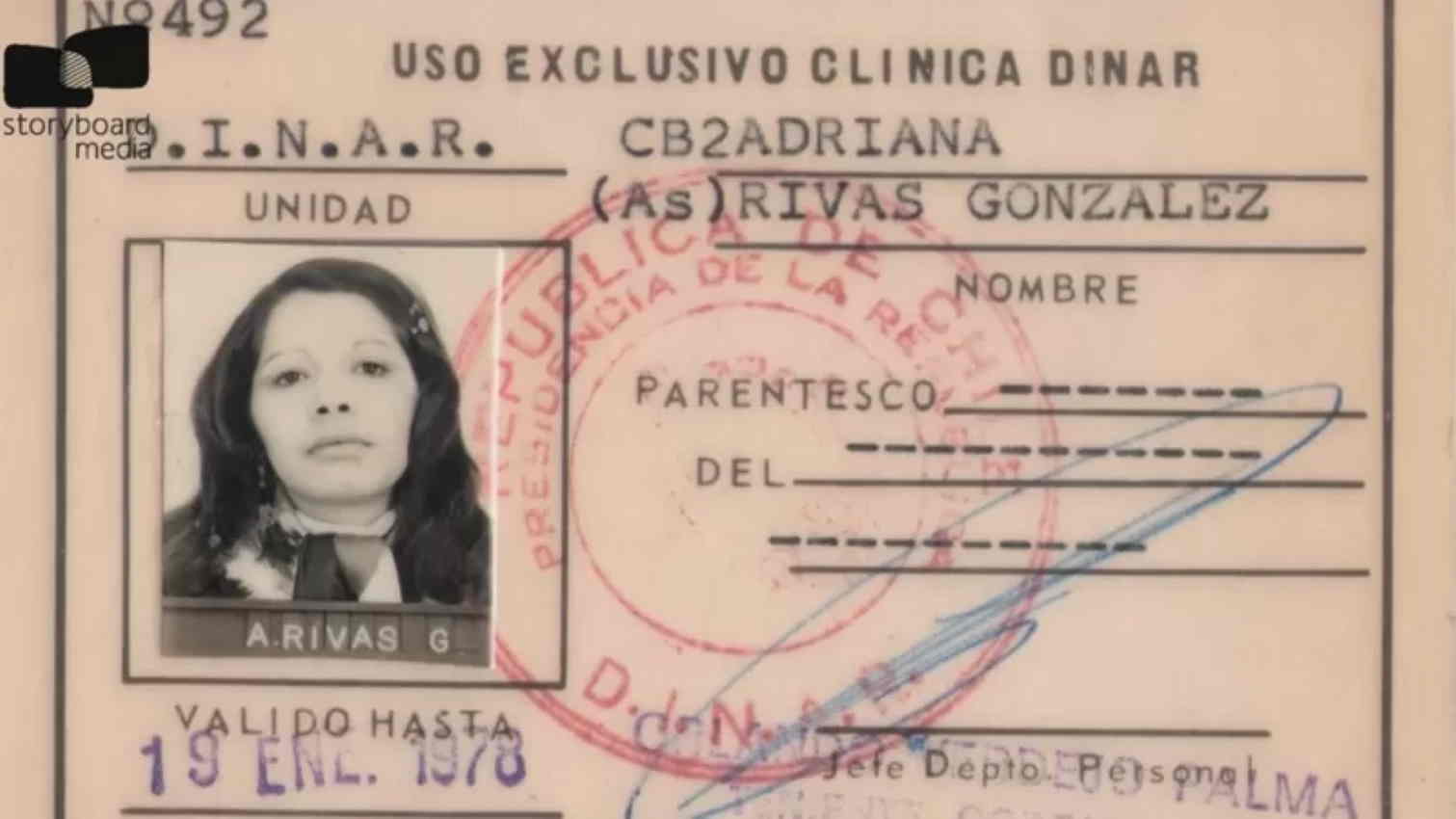 El carnet de Adriana Rivas como miembro de la DINA de la dictadura chilena