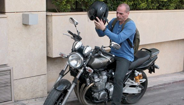 Varoufakis cree que la rendición de Tsipras ante Bruselas perjudicó a Podemos
