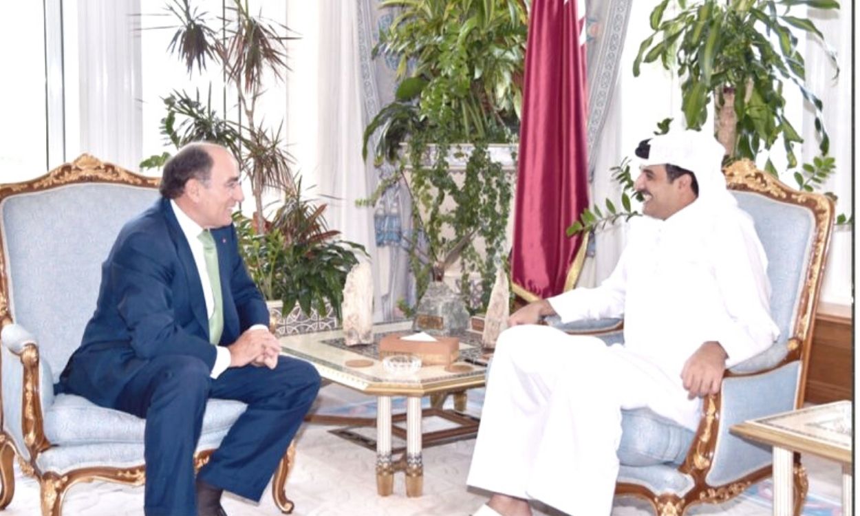 Ignacio Sánchez Galán y el emir de Qatar, Tamim bin Hamad Al Thani 