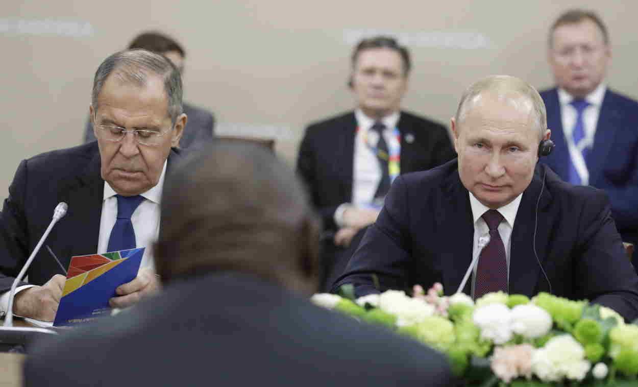 El ministro ruso de Asuntos Exteriores, Sergei Lavrov, y el presidente Vladimir Putin-  Europa Press
