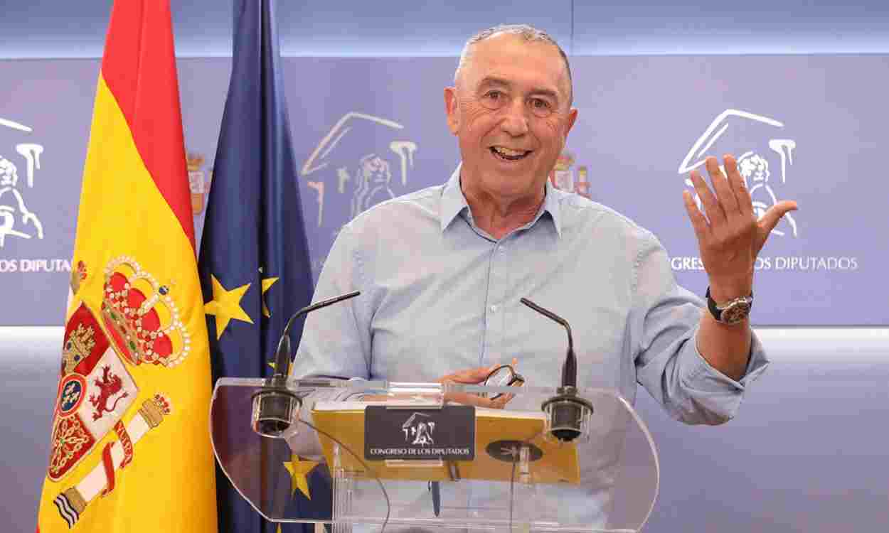 Joan Baldoví, portavoz de Compromís, en rueda de prensa en el Congreso. EP