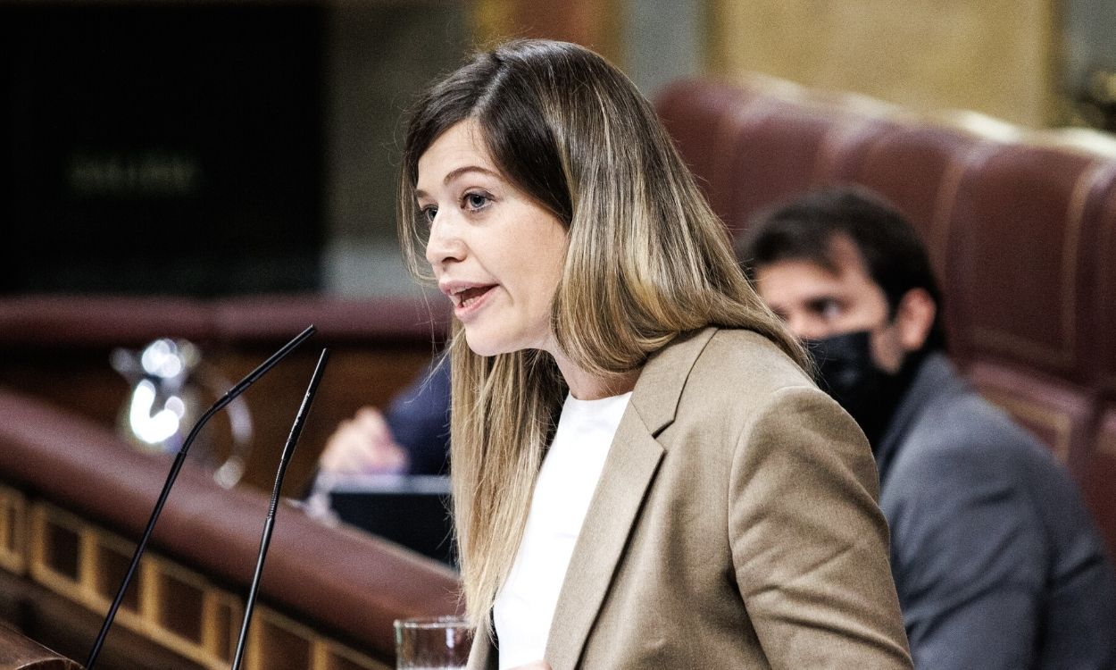 Inceptables mensajes de odio contra la diputada del PSOE que Vox como bruja