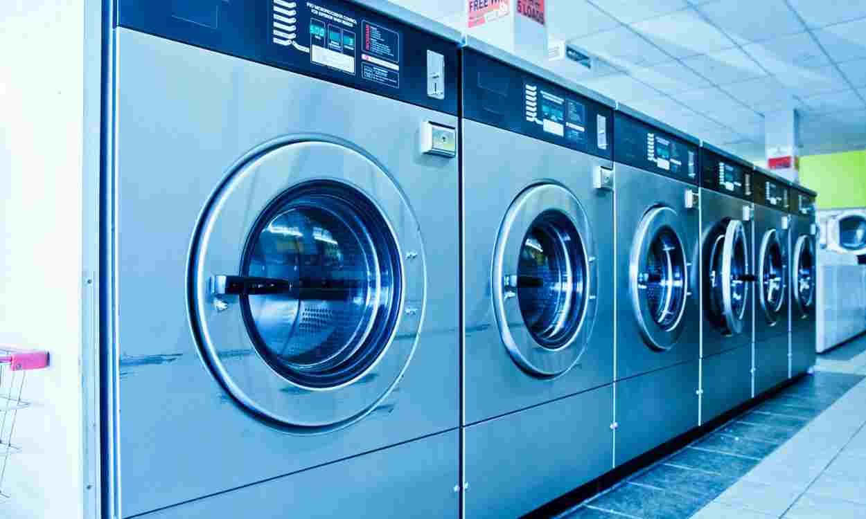 Razones por las que deberías lavar tu ropa en una lavandería. Pexels