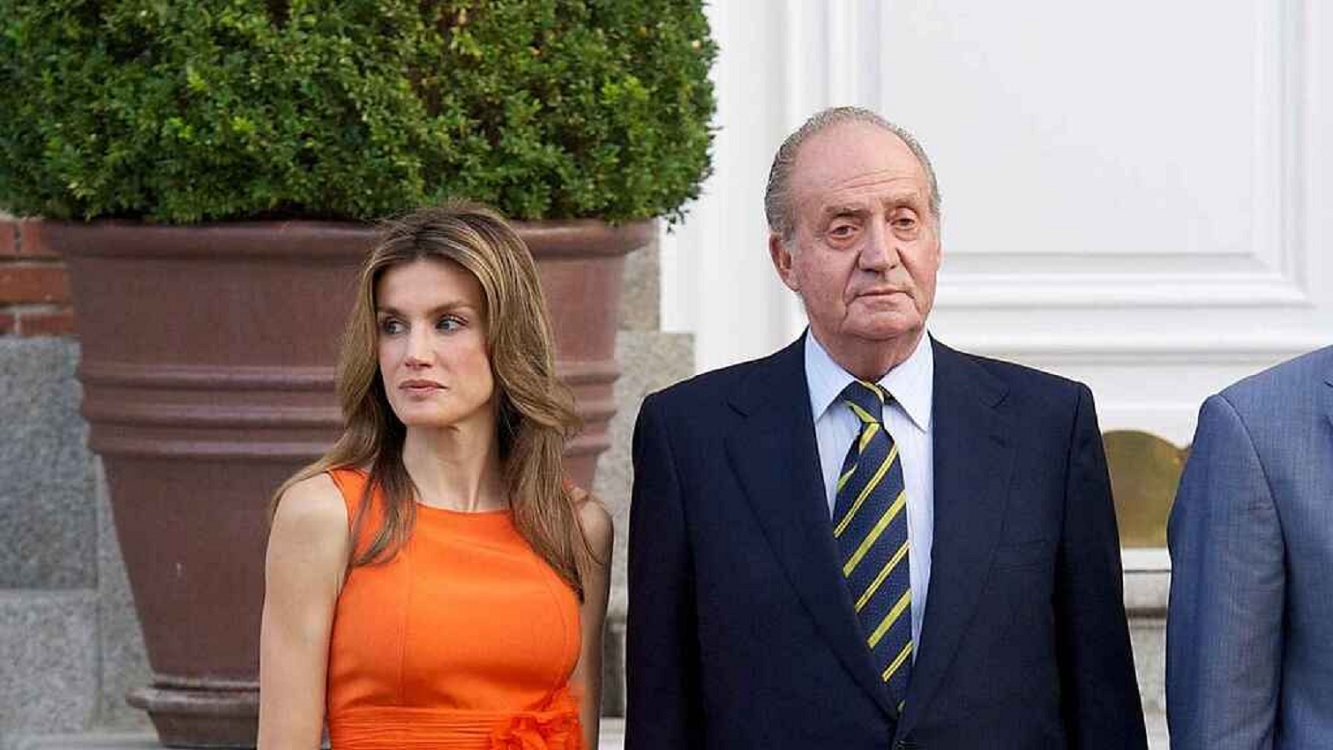 La Reina Letizia y el rey Juan Carlos I en una imagen de archivo. EP.