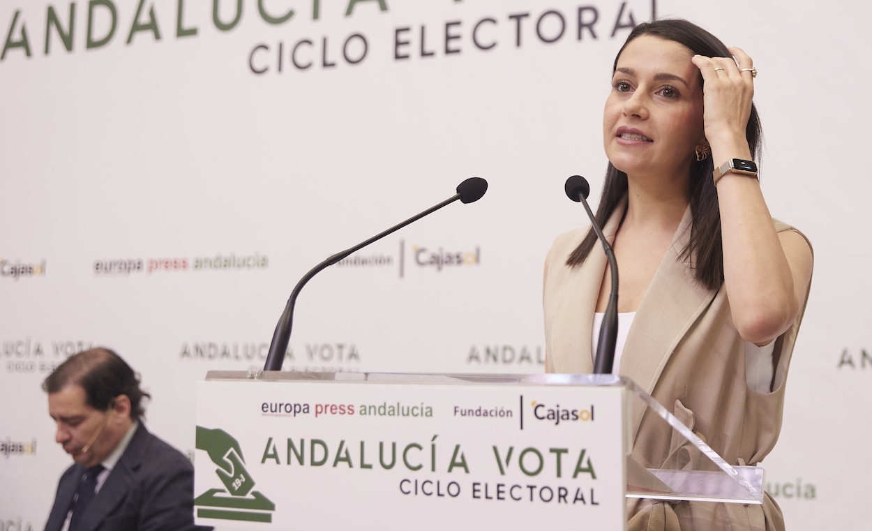 Inés Arrimadas, durante el encuentro informativo 'Andalucía Vota' de Europa Press y la Fundación Cajasol. JOAQUÌN CORCHERO EP