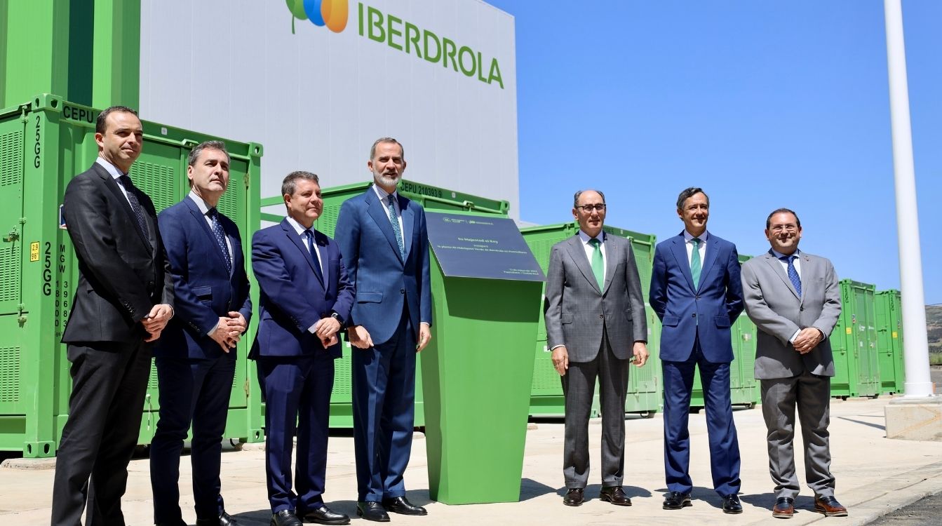 El rey Felipe VI estuvo en la inauguración de la pionera planta de producción de hidrógeno verde el pasado 13 de mayo