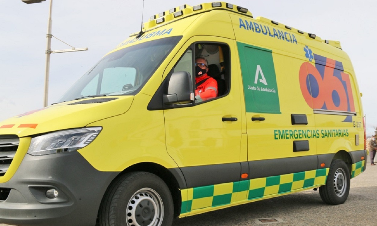 Fallece un hombre en El Ejido tras caer desde diez metros al instalar un aire acondicionado. EP