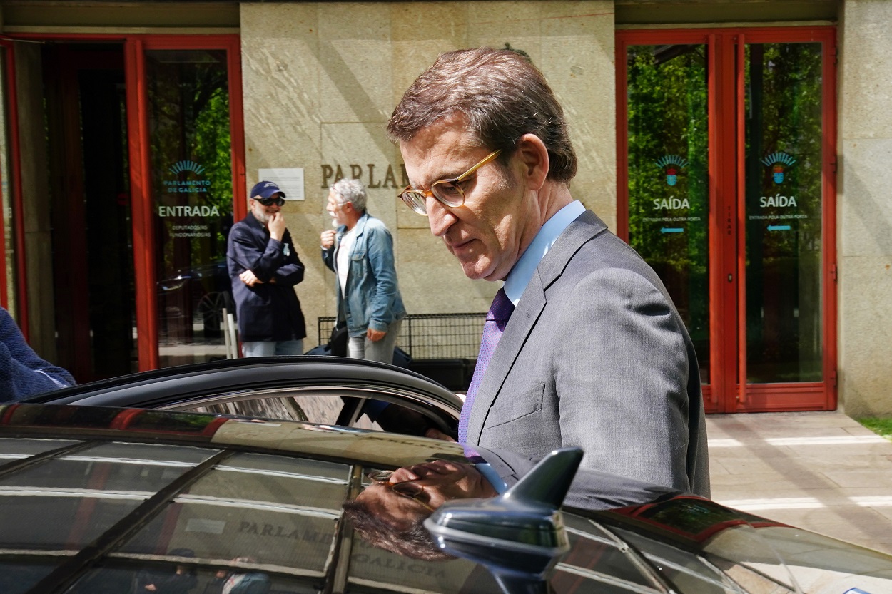 Alberto Núñez Feijóo, a su salida del parlamento gallego. EP