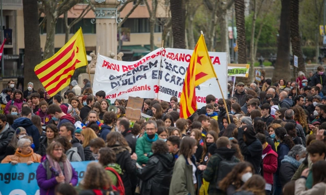 Manifestación en la huelga estudiantil y docente contra la sentencia del 25% de castellano. EP