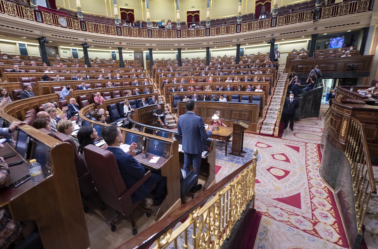 Tensión en el Gobierno por la falta de explicaciones del rey emérito. EP