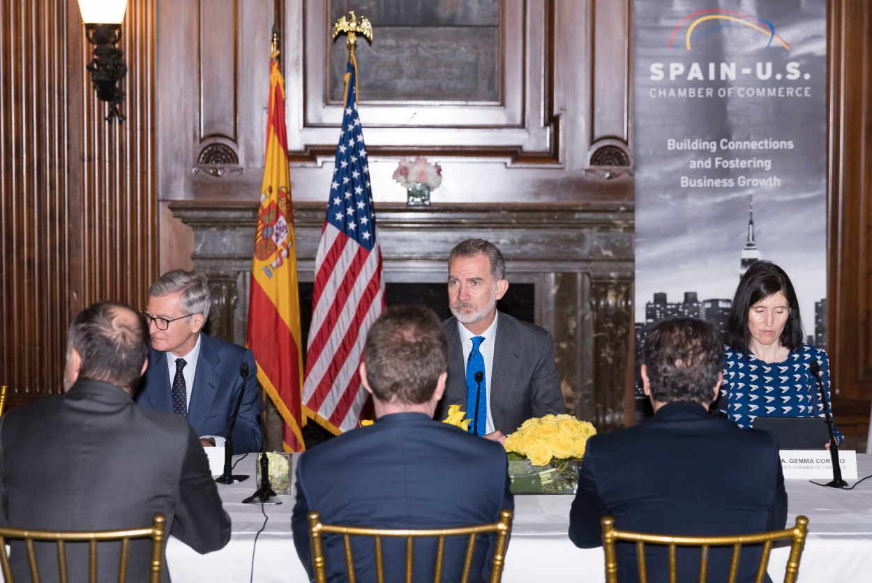 El Rey Felipe VI reunido con Pedro Azagra, CEO de Avangrid (filial de Iberdrola en EE UU), y con otros miembros de la Cámara de Comercio España EE UU