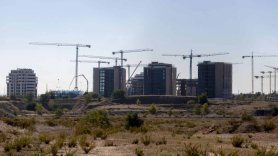 Varios edificios de viviendas a las afueras de Madrid. Europa Press